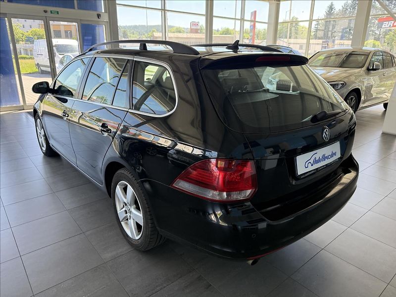 Volkswagen Golf 1,6   77kW,2.MAJITEL - fotka 4 z 22