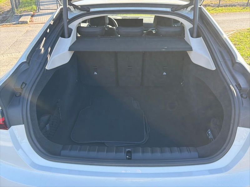 BMW Řada 4 3,0 430d xDrive GC Laser DPH - fotka 24 z 28