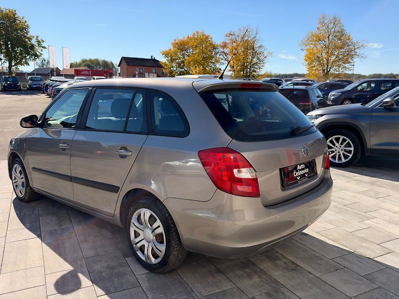 Škoda Fabia (2011) 1.2TSI 77kW Ambition+ - fotka 7 z 28