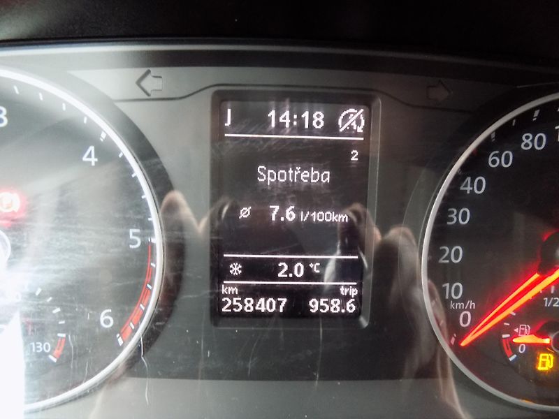 Volkswagen Transporter 2,0 TDI 110 KW DC 5 MÍST TEMP. - fotka 32 z 35