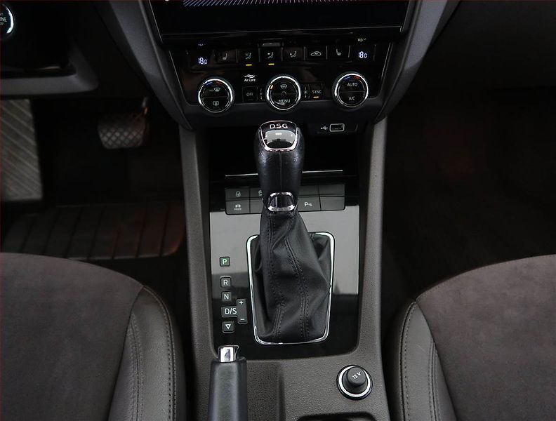 Škoda Octavia (2018) Laurin&Klement 2.0 TDI - fotka 13 z 31