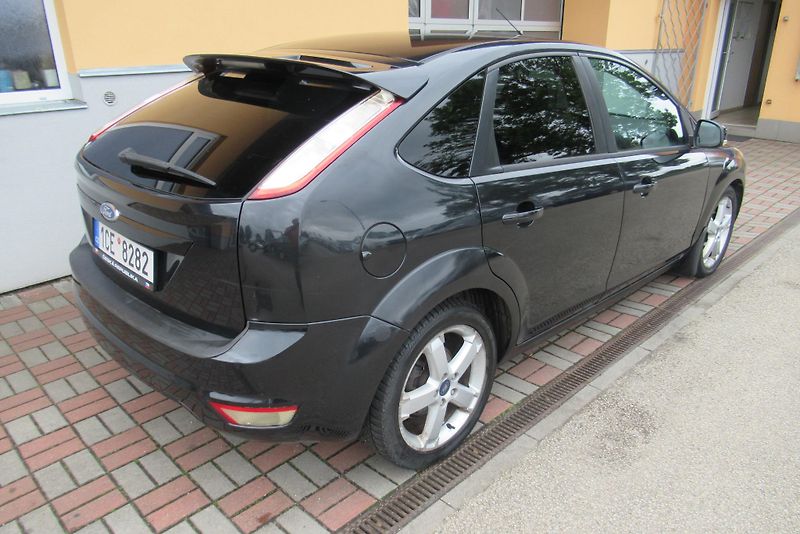 Ford Focus 1.6 TDCi KLIMA  - fotka 2 z 17
