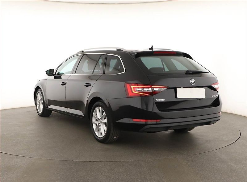 Škoda Superb (2017) 2.0 TDI, Automat, Navi - fotka 4 z 21