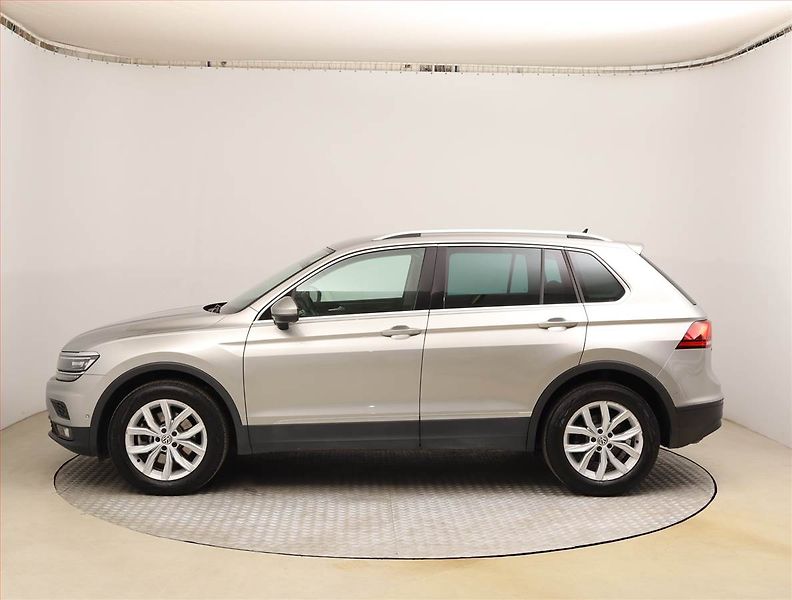 Volkswagen Tiguan (2020) Elegance 2.0 TSI - fotka 3 z 29
