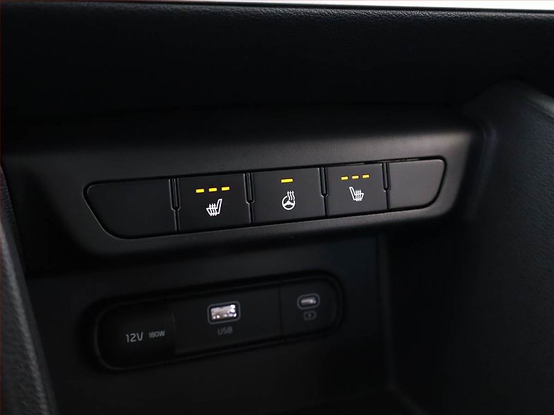 Kia Sportage (2022) 1.6 T-GDI - fotka 14 z 17