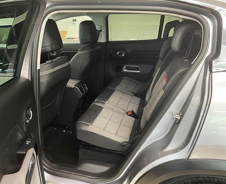 Citroën C5 Aircross 1.5 BlueHDI 130 FEEL PACK, ČR - fotka 10 z 30