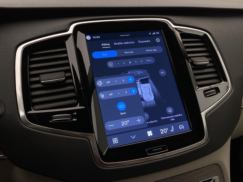 Volvo XC90 B5 AWD CORE AUT CZ - fotka 39 z 58