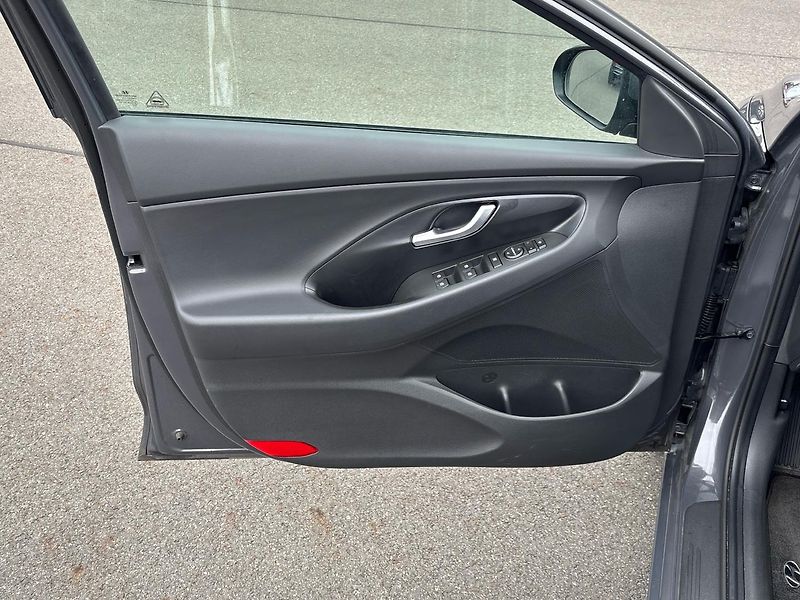 Hyundai i30 MHEV Smart - fotka 13 z 23
