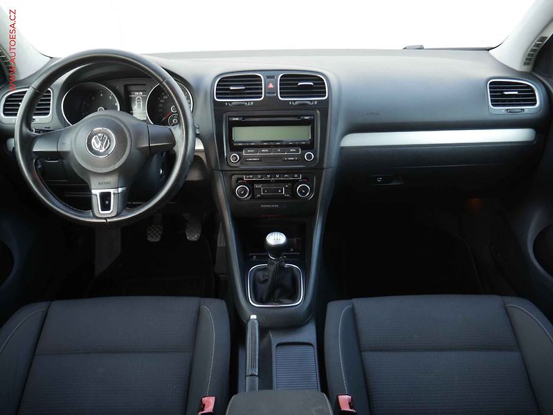 Volkswagen Golf (2011) 1.4TSI, AC, tempo, park.asist - fotka 8 z 17