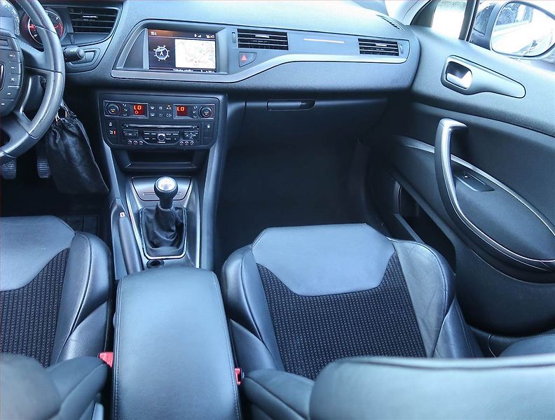 Citroën C5 (2014) 1.6 HDi, nová STK, slušný stav - fotka 8 z 18