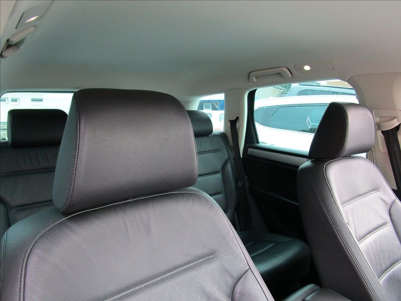 Volkswagen Touareg 3.0TDi V6  R-Line, 4x4, Bi-Xen - fotka 22 z 48