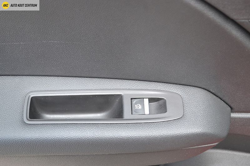 Renault Captur techno mild hybrid 140 - fotka 18 z 52