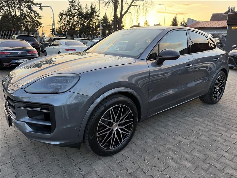 Porsche Cayenne E3 II Coupe Black Edition - fotka 8 z 37
