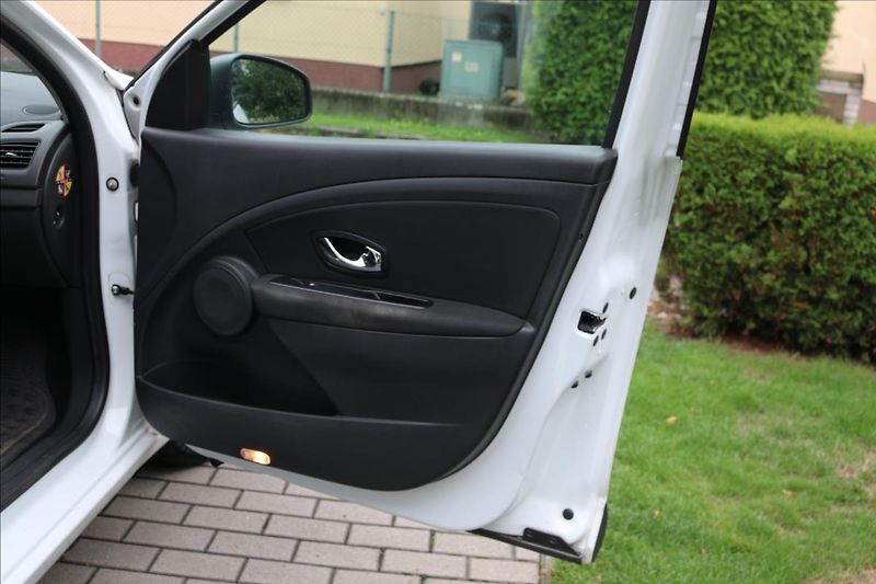 Renault Fluence 1,6 ČR, LPG, nové STK - fotka 17 z 28