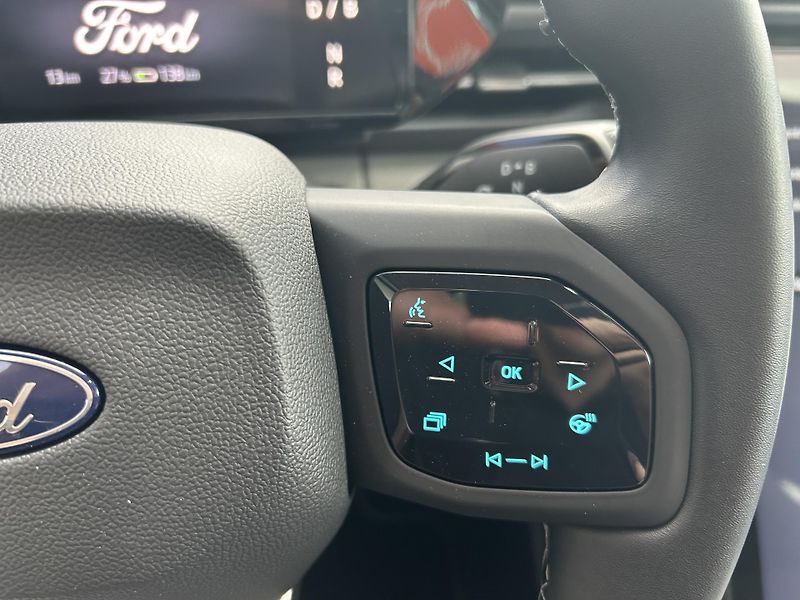 Ford Explorer 52 kWh dojezd (125 kW/170 k) - fotka 21 z 34