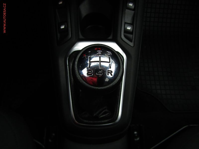 Citroën C-Elysée (2019) 1.2i, AC, tempo, park.asist - fotka 15 z 16