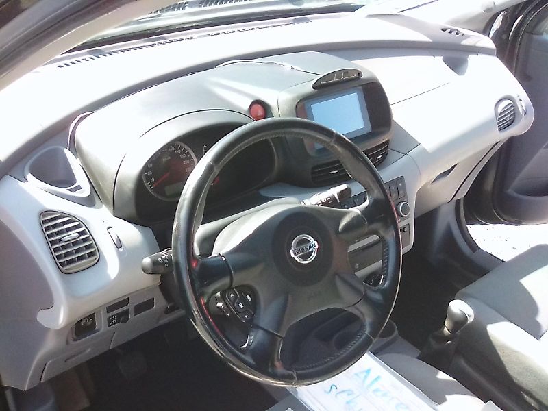 Nissan Almera Tino (2005) 1.8i 16V, kola navíc, závěs - fotka 15 z 32
