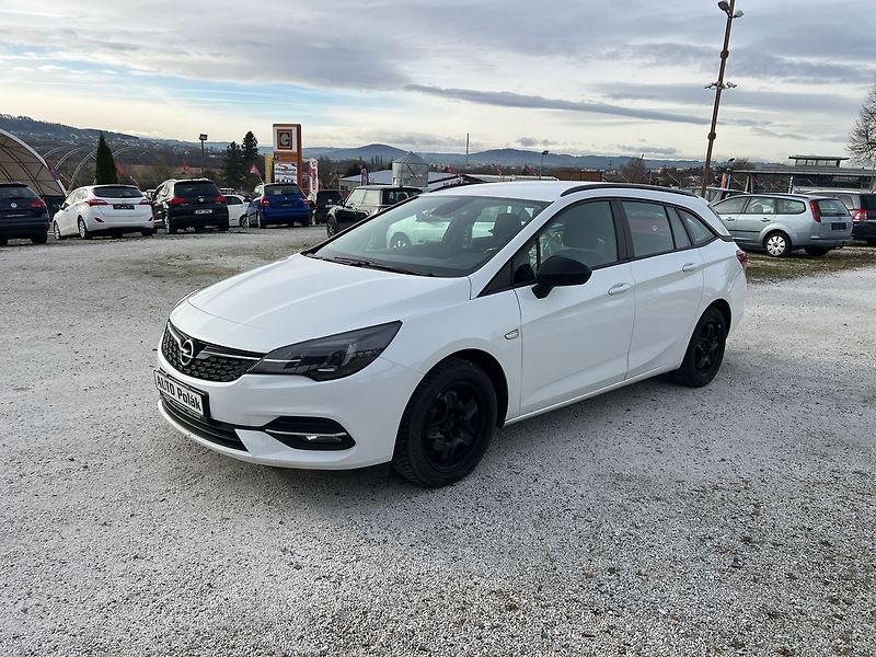 Opel Astra Sports Tourer 1.5 - fotka 13 z 14