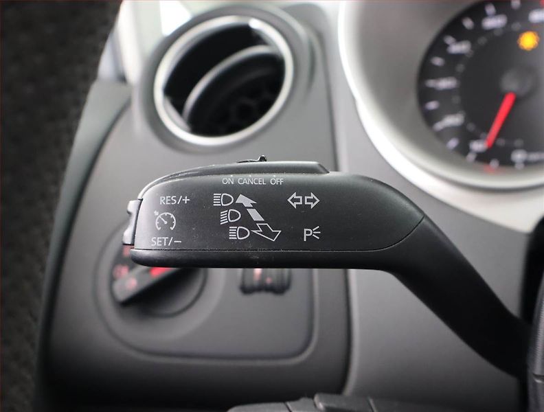 Seat Ibiza (2010) 1.4 16V, Serv.kniha, po STK - fotka 17 z 18