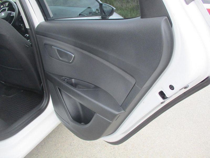 Seat Leon 1,2TSi 77kW STYLE FULL LED - fotka 34 z 48