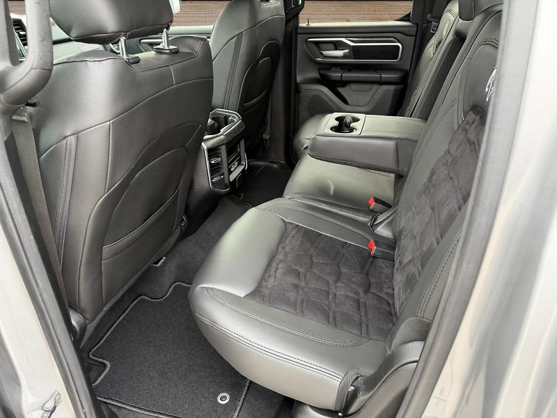 Dodge RAM (2019) +OFFROAD PAKET+ROUGH COUNTRY+ - fotka 12 z 22