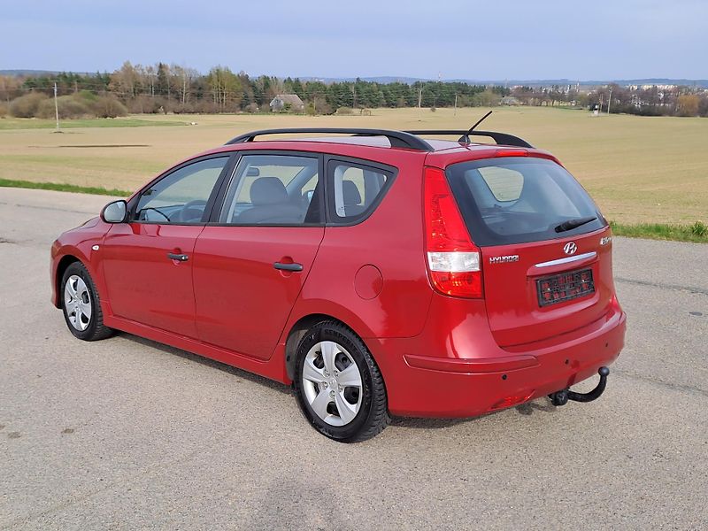 Hyundai i30 (2012) 1.4i DOLOŽENÉ KM - fotka 7 z 33