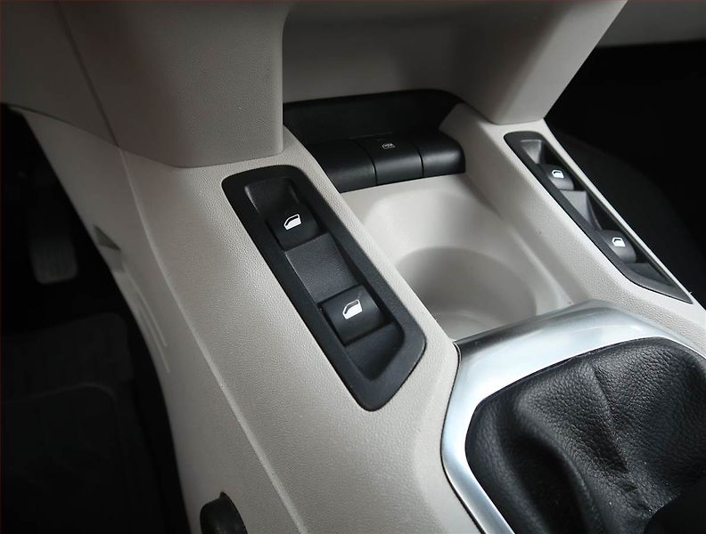 Peugeot 301 (2013) 1.2 VTi, Serv.kniha - fotka 15 z 16