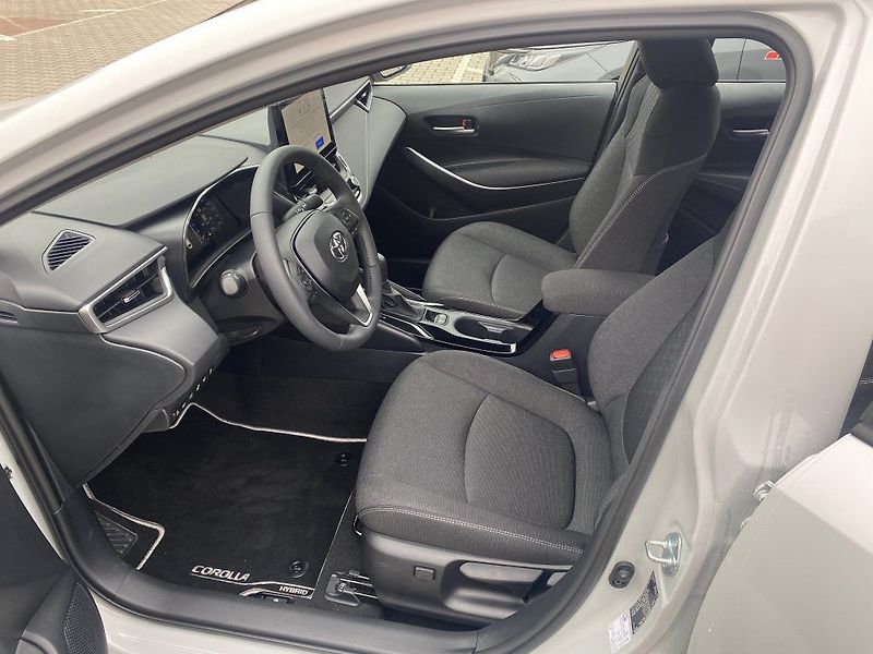 Toyota Corolla 1.8 Hybrid Comfort Tech - fotka 14 z 24