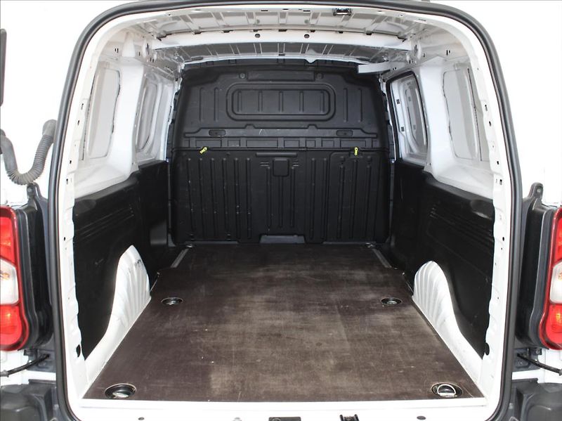 Toyota ProAce City 1,5 D 75kW 75tkm. 1.maj.ČR - fotka 17 z 18