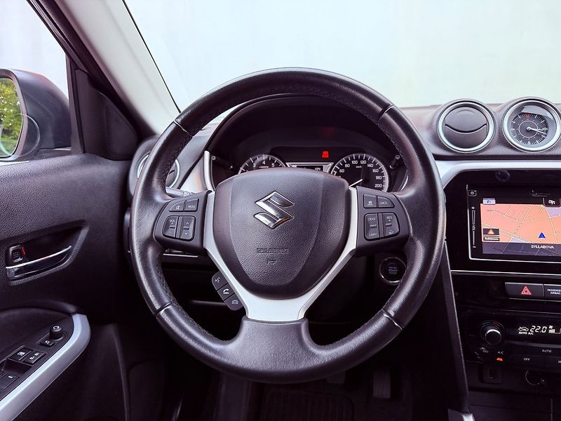 Suzuki Vitara 1.6 Comfort+, Serviska, Navi - fotka 16 z 29