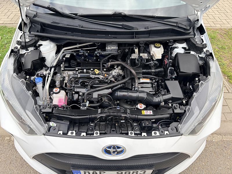 Toyota Yaris 1.5 VVT-i HYBRID - fotka 36 z 36