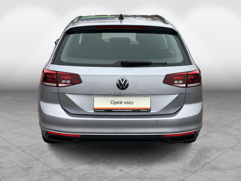 Volkswagen Passat 2.0 TDi DSG 7st. BUSINESS - fotka 9 z 30