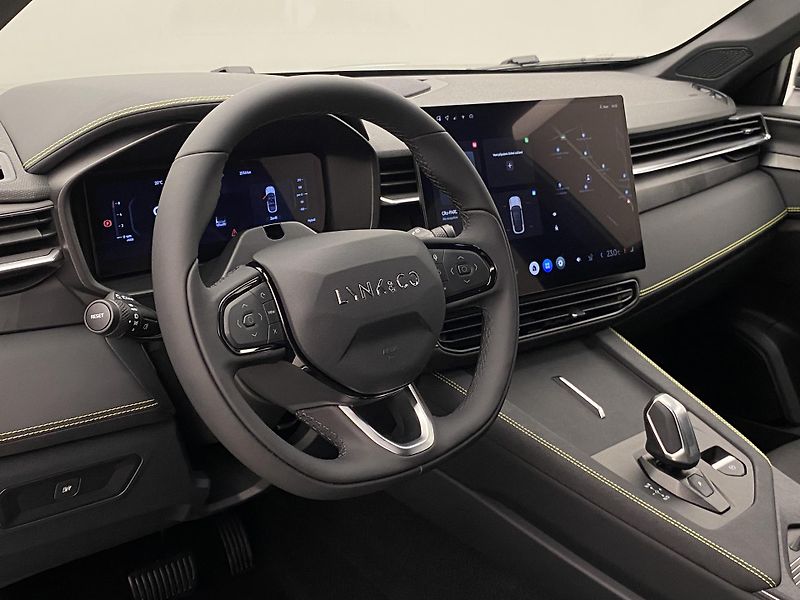Lynk & Co 01 (2025) 01 CORE PHEV - fotka 4 z 82