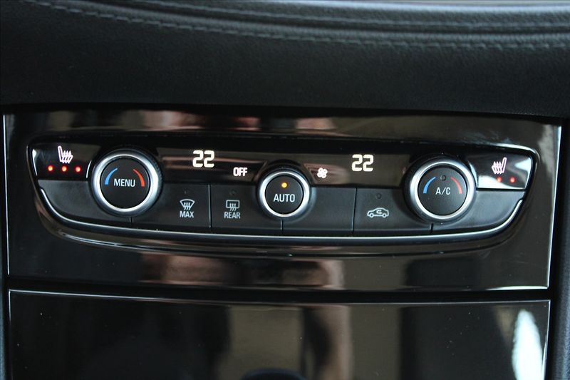 Opel Grandland X 1,5 CDTi  1.MAJ,A/T,INNOVATION - fotka 14 z 42