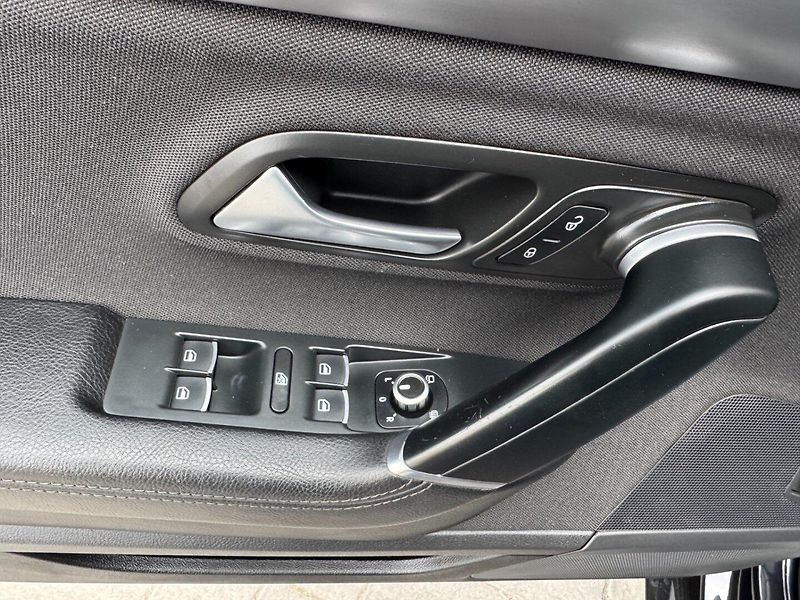 Volkswagen CC (2015) 2.0 TDi 4x4,DSG - fotka 25 z 36