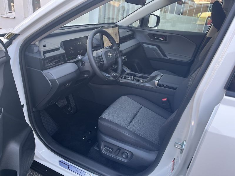 Toyota RAV4 2,5 HEV 4X4 Comfort - fotka 12 z 29
