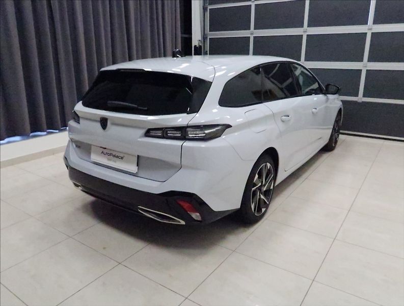 Peugeot 308 1,5 BlueHDi  AT ALLURE NAVI ČR - fotka 5 z 47