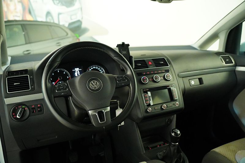 Volkswagen Touran - fotka 6 z 6