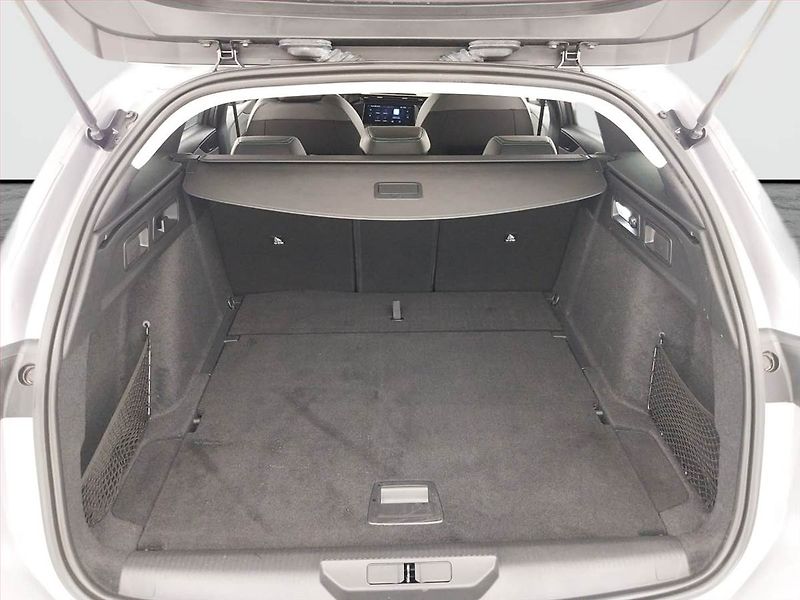 Peugeot 308 (2024) Allure 1.2 PureTech - fotka 14 z 23