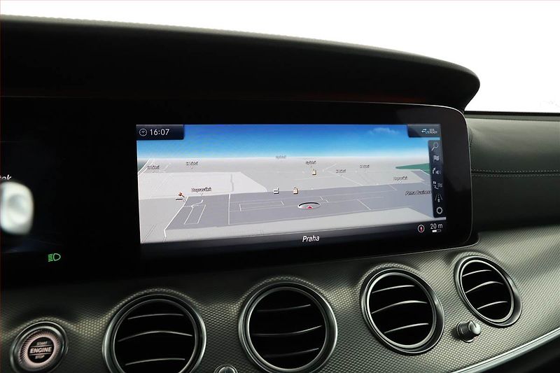 Mercedes-Benz Třídy E (2018) E 220 d 4MATIC - fotka 16 z 21