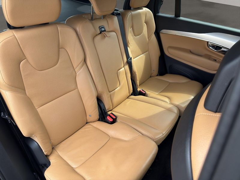 Volvo XC90 (2015) D5 AWD MOMENTUM AUT CZ - fotka 19 z 30