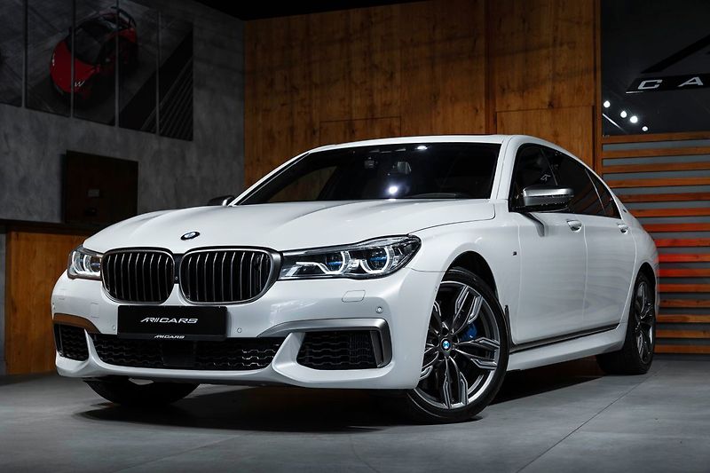 BMW Ostatní Li xDrive - fotka 3 z 32