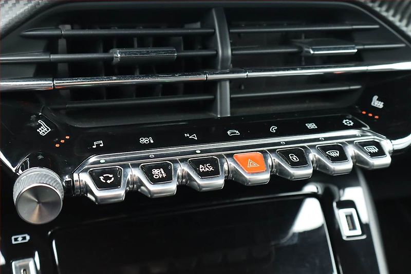 Peugeot 208 (2020) GT Pack 1.2 PureTech, Automat - fotka 16 z 27