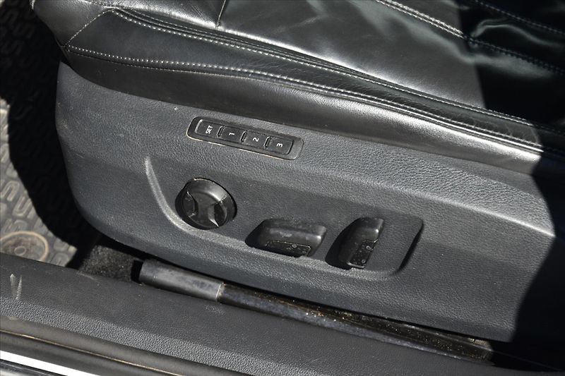 Škoda Superb 2.0TDi BIXENON KŮŽE ACC ČR - fotka 27 z 29