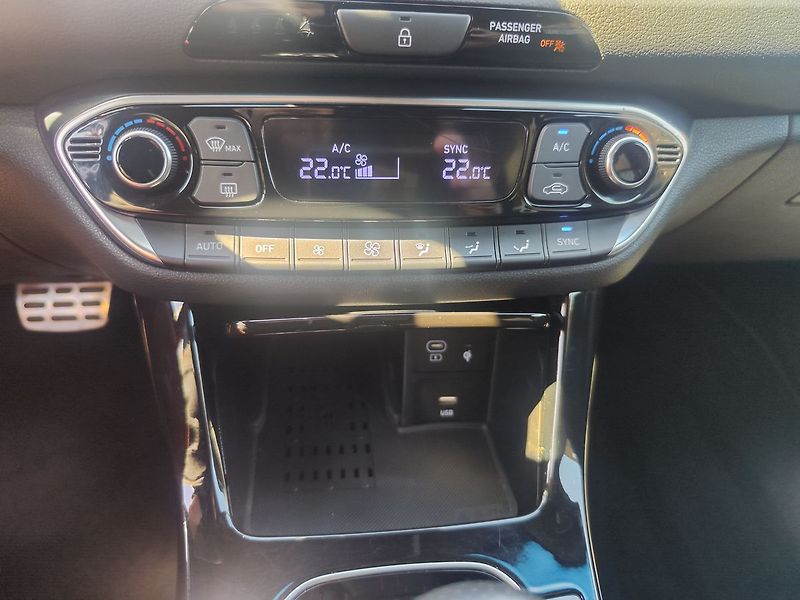 Hyundai i30 1.5 T-GDi/103kW N-Line DCT - fotka 23 z 33