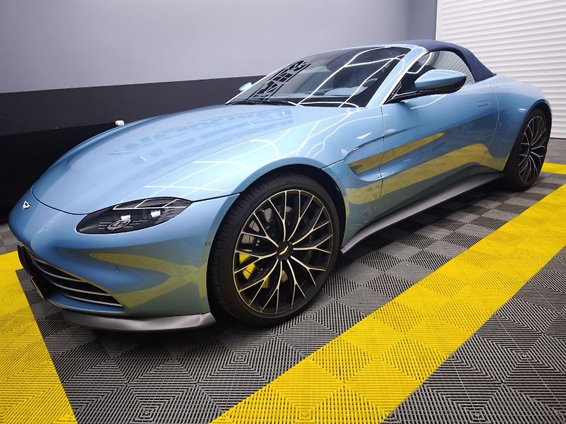 Aston Martin V8 Vantage (2022) - fotka 12 z 33