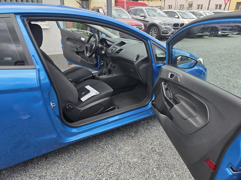 Ford Fiesta 1.2 i  - fotka 14 z 19