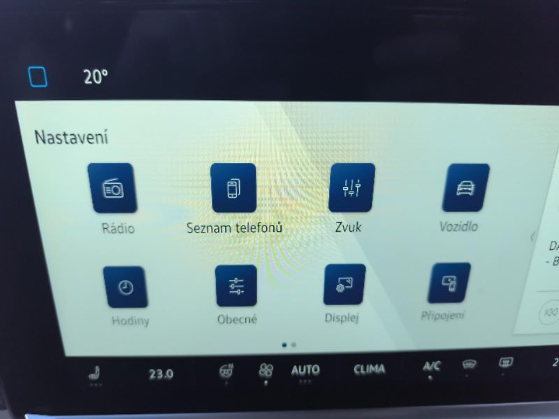 Volkswagen Caravelle 2.0 TDI 4Motion - fotka 21 z 27