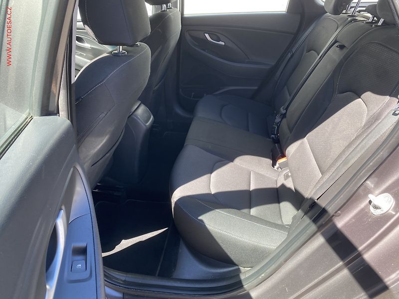 Hyundai i30 (2019) 1.4 GDi, ČR, AC, LED, navi - fotka 10 z 20