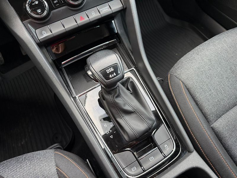 Škoda Karoq Ambition 2.0 TDI 110 kW DSG 4x - fotka 16 z 20